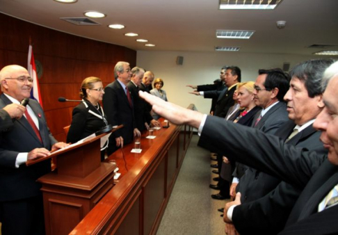 El presidente de la Corte, Luis María Benitez Riera participó del juramento de magistrados, junto con los demás miembros de la máxima instancia judicial.