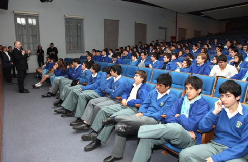 Durante la charla en el Colegio San José