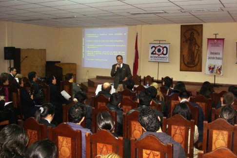 La apertutra del curso, contó con la presencia de magistrados, defensores, actuarios y funcionarios del Poder Judicial 