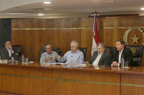 Con la presencia del presidente de la Corte Suprema de Justicia, Dr. Alberto Martínez Simón y del ministro, Dr. Eugenio Jiménez Rolón, prosiguió la segunda jornada del Seminario Internacional. 