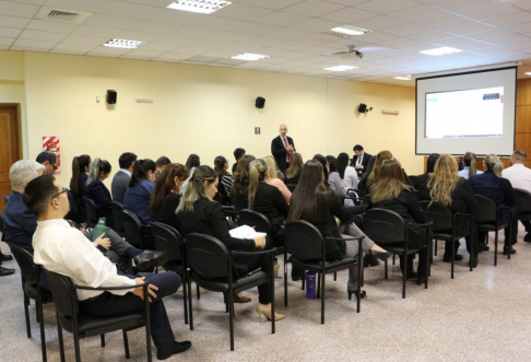 Capacitaron a funcionarios de Itapúa sobre el Sistema de Cobertura de Gastos