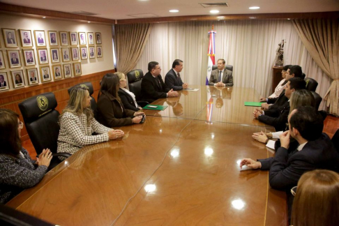 Presidente de la Corte Suprema, doctor Martínez Simón, recibió a representantes de la Asociación de Jueces del Paraguay