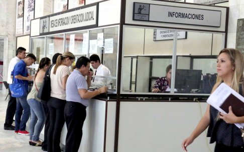 La Oficina de Información brinda atención a la que acceden los usuarios.