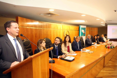 El ministro Alberto Martínez Simón, responsable de la ejecución del expediente y trámite judicial electrónico, en la apertura del seminario internacional.
