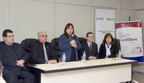 Autoridades de la Circunscripción Judicial de Cordillera y miembros del CAJ.