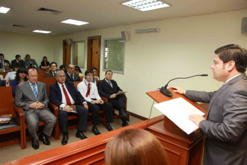 El Director de Comunicación, abogado Luís Giménez, explicando el contenido de la Intranet. 
