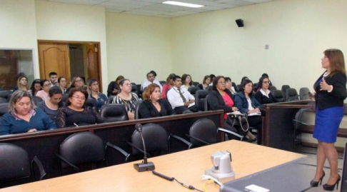 El desarrollo del mencionado curso estuvo a cargo de la abogada Mercedes Vera de Auada