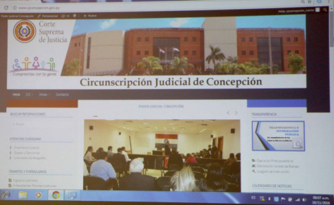 Presentación de la página web en el Palacio de Justicia de Concepción.