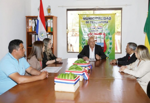 El ministro de la CSJ y superintendente de la Circunscripción Judicial de Caaguazú, doctor Manuel Ramírez Candia, asistió al acto oficial de entrega del inmueble destinado a la futura sede del Juzgado de Paz de Tembiaporã.