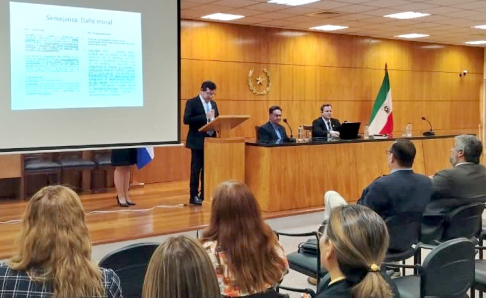 Ministro Martínez Simón disertó sobre “Daños” en el Diplomado Civil y Comercial en el Salón Auditorio del Palacio de Justicia de Encarnación.