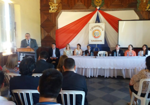 En sus palabras de bienvenida, el doctor Fretes indicó que la justicia, la educación y la paz deben existir para el progreso.