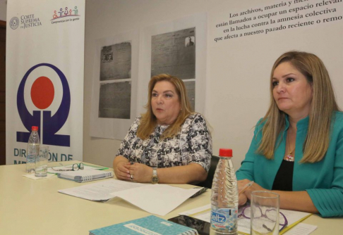 La directora Gladys Alfonso de Bareiro mencionó que la actividad es de suma importancia para unificar criterios.