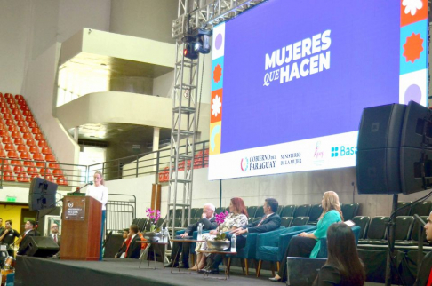SEG participa en primera “Expo Foro Mujeres que Hacen
