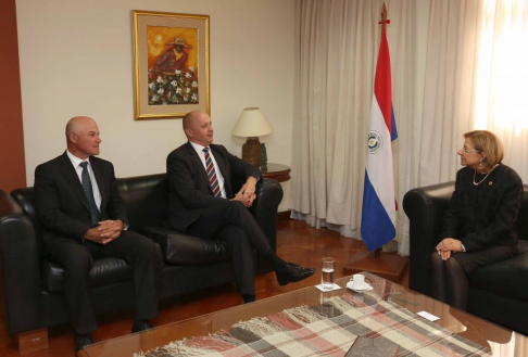 La presidenta de la Corte Suprema de Justicia, doctora Alicia Pucheta, se reunió con el embajador de Finlandia, Jukka Reino Siukosaari.