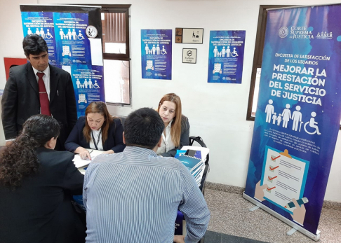 Realizan encuesta sobre satisfacción de usuarios en Central.