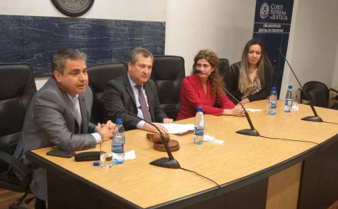 El titular de la máxima instancia judicial y ministro superintendente de la Circunscripción Judicial de Concepción, doctor Eugenio Jiménez Rolón, participó de la apertura del diplomado.