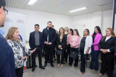 Durante el recorrido, los participantes visitaron dependencias como la de Mediación.
