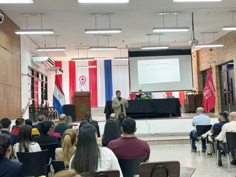 Ministro Víctor Ríos Ojeda disertó sobre nuevas tendencias jurisprudenciales de la Sala Constitucional.
