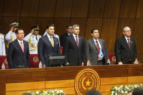 Participaron del acto el presidente de la Corte, doctor José Raúl Torres Kirmser,el vicepresidente de la República, Hugo Velázquez; el Presidente de la República, Mario Abdo Benítez y el titular de la Cámara de Senadores, Silvio Ovelar.