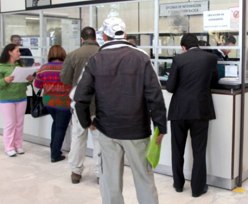 La Mesa de Información está abierta al público en general durante la feria
