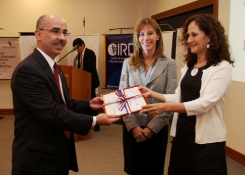 Juez Pedro Mayor Martínez recibió premio a la Excelencia Judicial otorgado por Semillas para la Democracia