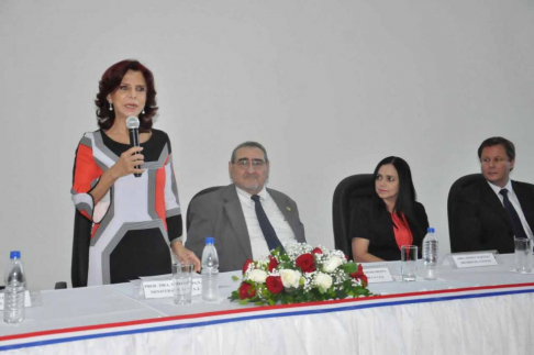 Los ministros de la máxima instancia judicial Miryam Peña y Antonio Fretes participaron de varias reuniones en Salto del Guairá.