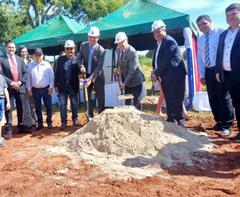 Ceremonia de palada inicial para futura sede del Juzgado de Paz de Karapa'i