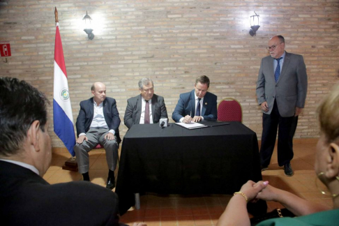 Autoridades judiciales formalizaron toma de posesión de inmueble en San Lorenzo.