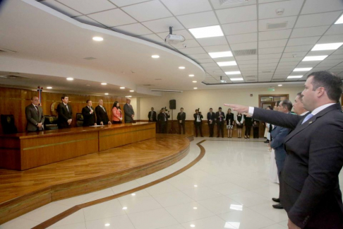 Autoridades judiciales tomaron juramento a magistrados y a agentes fiscales.