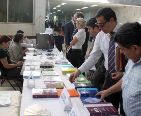 La División de Investigación, Legislación y Publicaciones del Centro Internacional de Estudios Judiciales (CIEJ) realiza en la fecha, en conmemoración del Día del Libro, su feria mensual.