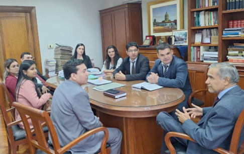 Ministro Ramírez Candia mantuvo mesa de diálogo con gremio de abogados de San Pedro.