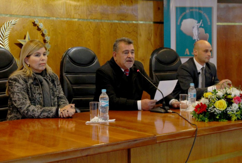 El presidente de la AJP, doctor Delio Vera Navarro, hablando en la jornada de Diplomado Internacional en Derecho Penal.