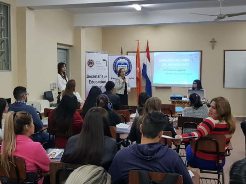 La camarista Francisca Prette brindó charla magistral en la UCA