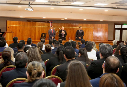 El presidente de la máxima instancia judicial, doctor César Diesel, participando la jornada de socialización del programa “Che Róga Porã” 2.0.