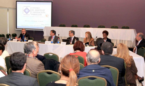 El doctor Riffle realizó una breve explicación sobre la Ley N° 1879.