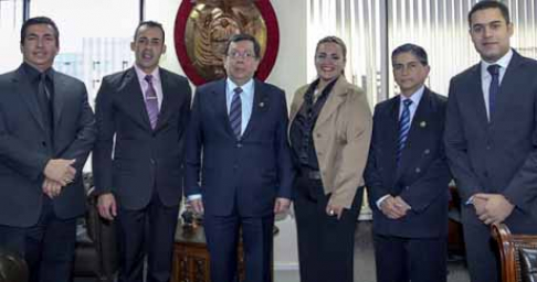 Los representantes del Poder Judicial visitaron la Corte Nacional de Justicia de Ecuador.