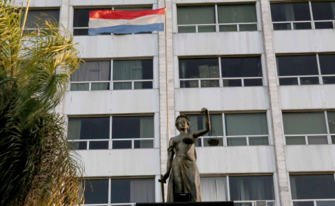 Universidad ofrece becas y descuentos a funcionarios judiciales.