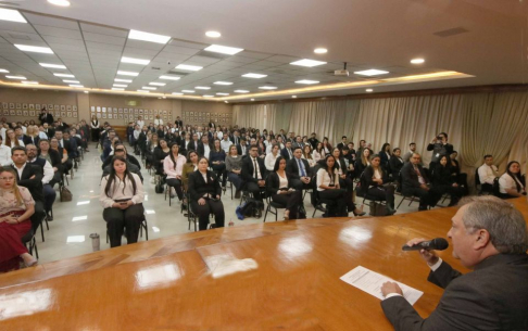 El ministro superintendente de la Circunscripción Judicial de Central, doctor Eugenio Jiménez Rolón, acompañó el desarrollo de la actividad en el Salón Auditorio “Dra. Serafina Dávalos” del Palacio de Justicia de Asunción.