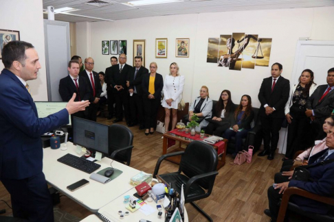 El Magistrado José Trovato Fleitas, juez en lo Civil y Comercial del 12º turno brindó una explicación sobre el funcionamiento de la jurisdicción a su cargo.