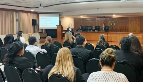 La jornada de capacitación organizada por la Dirección Técnica Forense de la Corte Suprema de Justicia abordó el autocuidado, el bienestar profesional y el manejo del estrés.