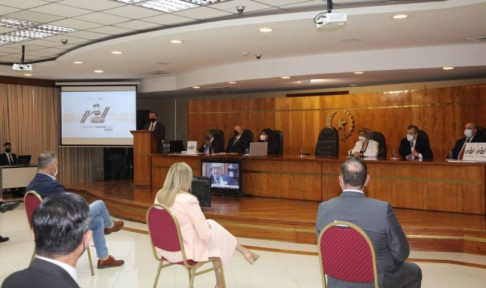 El acto de presentación se realizó en el Salón Auditorio Serafina Dávalos.