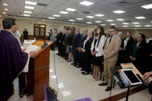 La misa fue presidida por el presbítero Dionisio Medina.