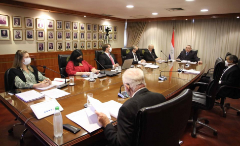 Presidente de la CSJ recordó artículos constitucionales sobre el funcionamiento del Poder Judicial. 