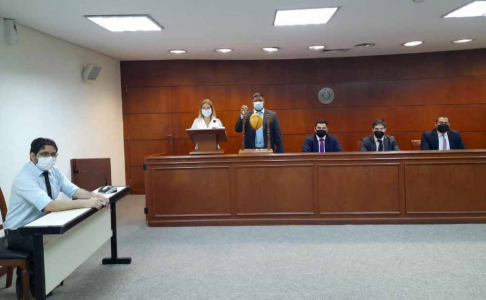 Sorteo de preopinantes de 32 causas de la Sala Civil y Comercial.