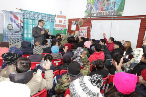 Niños y niñas de Tobatí fueron beneficiados con charlas educativas.