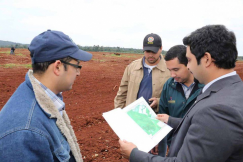 Fiscal interviniente, abogado Israel Villalba, en compañía del representante de la Dirección de Derecho Ambiental, abogado Hugo Barrios.