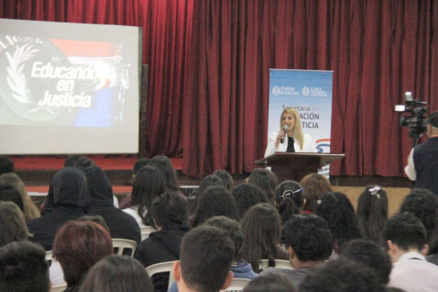 Se dio apertura oficial de los talleres educativos en el Centro Regional de Educación de Ciudad del Este (CDE) a primeras horas de este lunes.