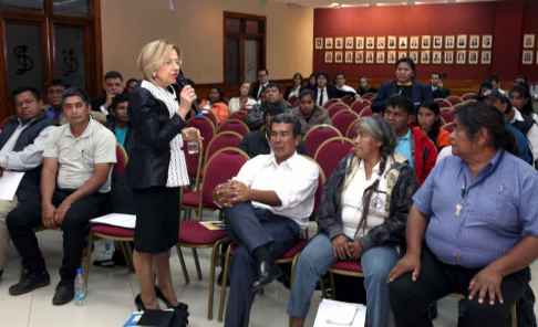 La titular de la Corte, Alicia Pucheta, agradeció la presencia de todos los líderes de las comunidades indígenas y su participación en el taller de socialización.
