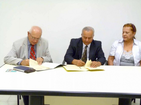 La firma del convenio se llevó a cabo en la sede del Palacio de Justicia de Asunción.