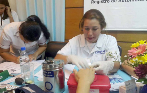 Funcionarios de la Fupadi son los encargados de realizar los exámenes.